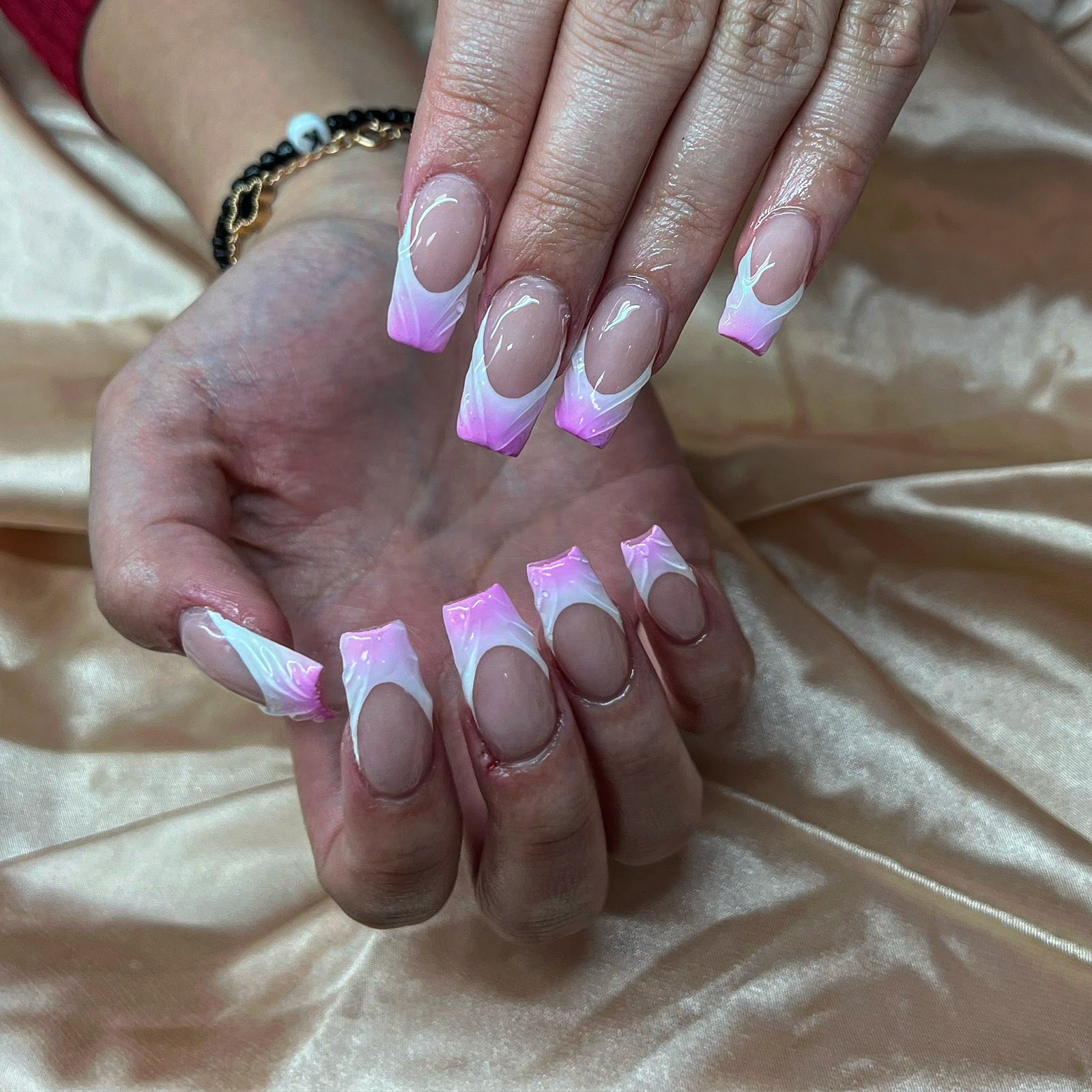 Poshe Nail Studio logo